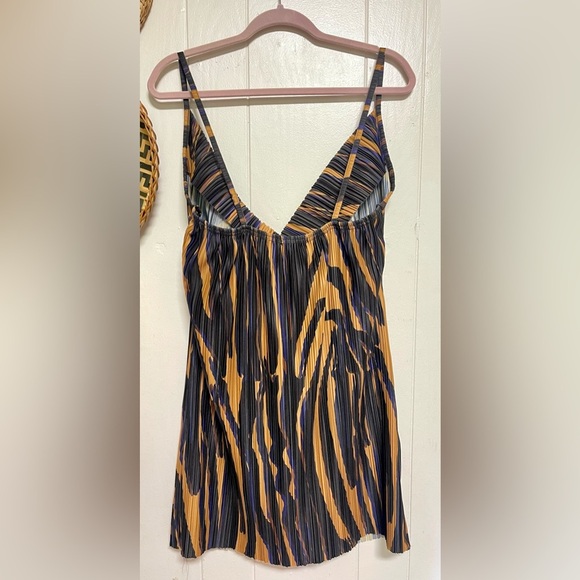 Plus Brown Zebra Printed Plisse Cowl Neck Body-con Dress Size 18 - Picture 3 of 5